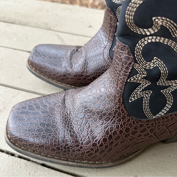 Women’s Rodeo Ropers Cowboy Boots - Picture 6 of 6